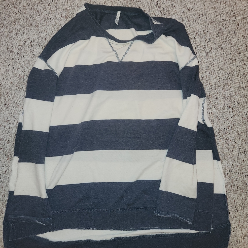 Z supply side slit sweatshirt